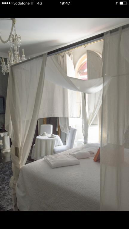 Les Chambres De Amelie B&B Bolonia Exterior foto